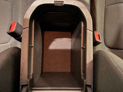 Used 2021 Toyota RAV4 LE image 24