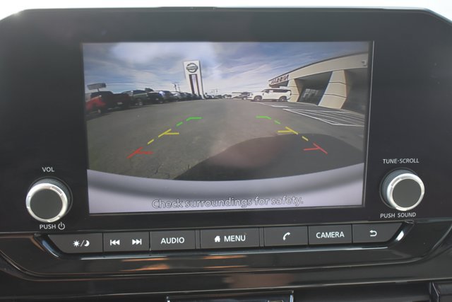 Used 2024 Nissan Pathfinder SV AWD/4WD image 26