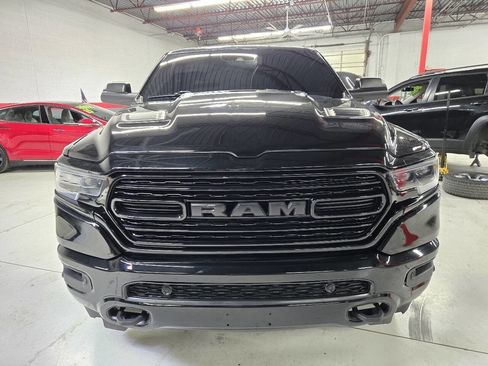 Used 2020 RAM 1500 Limited w/ Black Appearance Package AWD/4WD image 2