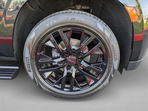 Used 2021 GMC Yukon Denali w/ Denali Premium Package image 24