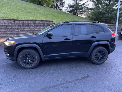 Used 2022 Jeep Cherokee Latitude AWD/4WD image 4