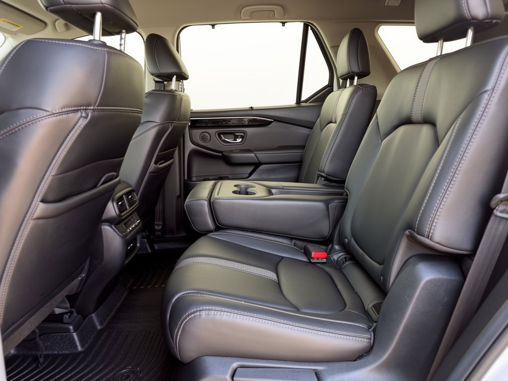 Used 2025 Honda Pilot EX-L image 25