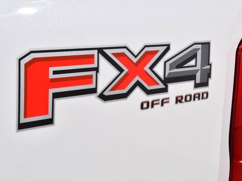 Used 2023 Ford F250 Lariat w/ Chrome Package image 22