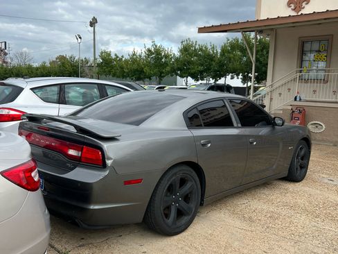 Used 2011 Dodge Charger R/T image 3