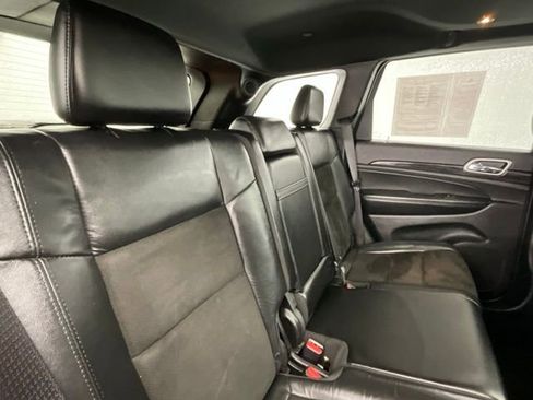 Used 2019 Jeep Grand Cherokee Altitude image 15