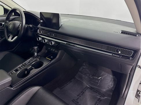Used 2022 Honda Civic Touring image 29
