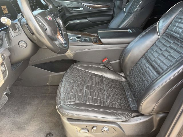Used 2022 Cadillac Escalade ESV Sport Platinum w/ Heavy-Duty Trailer Package AWD/4WD image 16