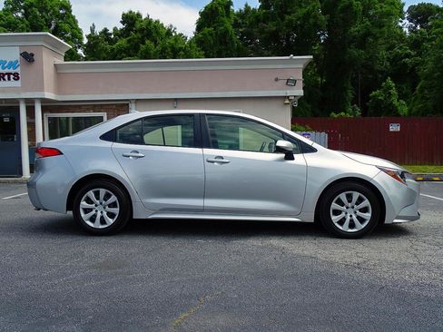 Used 2021 Toyota Corolla LE FWD image 8