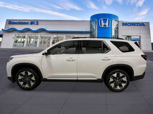 New 2026 Honda Pilot Touring image 2