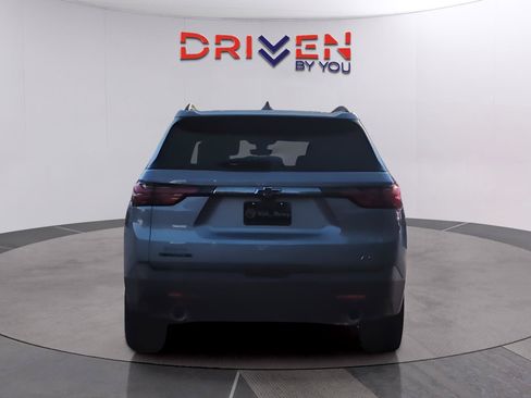 Used 2023 Chevrolet Traverse RS FWD image 4