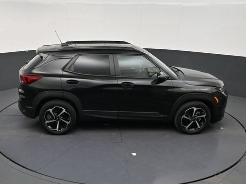 Used 2023 Chevrolet TrailBlazer RS w/ Sun and Liftgate Package FWD image 16