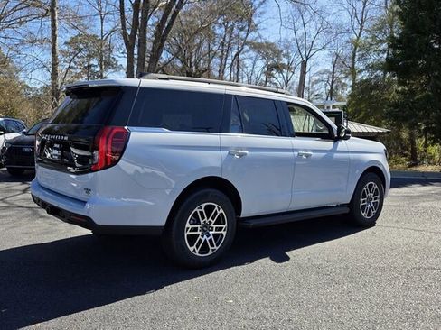 New 2026 Ford Expedition Active image 16