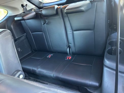 Used 2023 Toyota Highlander XLE image 13