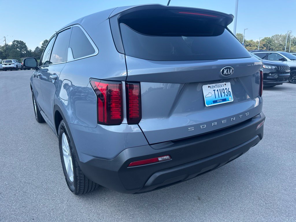 Used 2021 Kia Sorento LX FWD image 7
