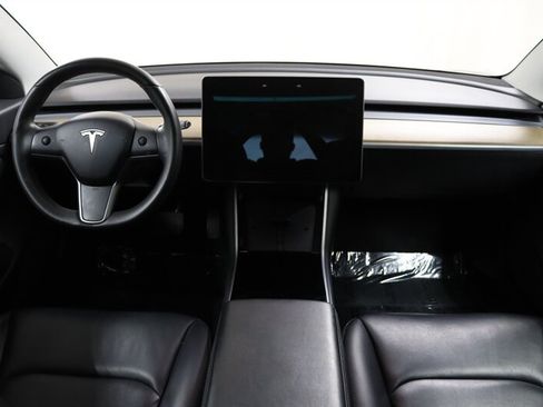 Used 2020 Tesla Model 3 Standard Range RWD image 8