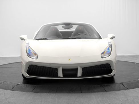 Used 2018 Ferrari 488 Spider RWD image 8