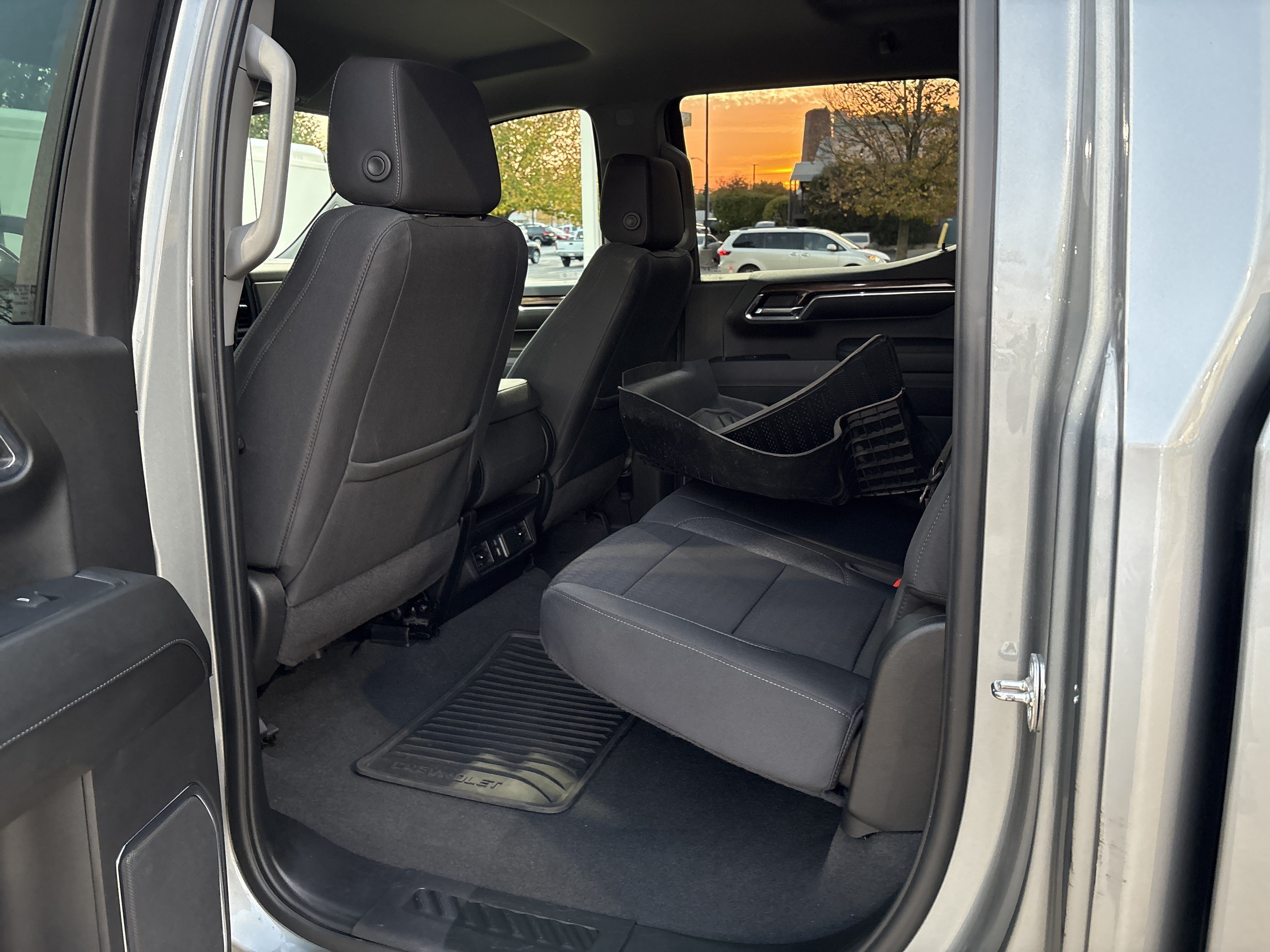 Used 2024 Chevrolet Silverado 1500 LT AWD/4WD image 12