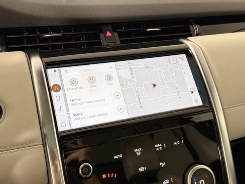 Certified 2021 Land Rover Discovery Sport SE image 14