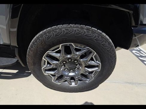 Used 2025 GMC Hummer EV 3X AWD/4WD image 9