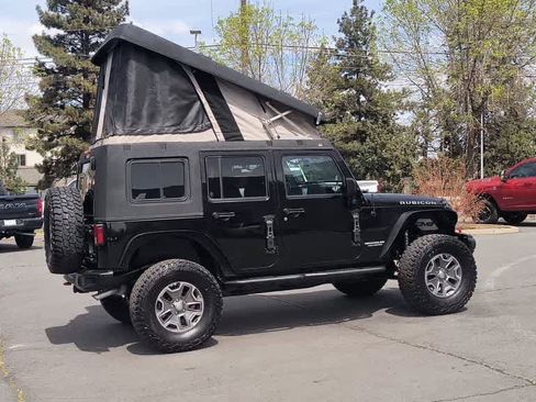 Used 2017 Jeep Wrangler Unlimited Rubicon w/ Connectivity Group AWD/4WD image 9