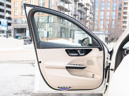 Used 2022 Mercedes-Benz C 300 4MATIC Sedan w/ Exclusive Trim Package image 40