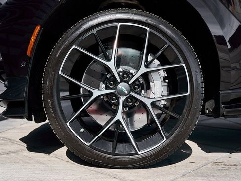 Used 2025 Aston Martin DBX 707 image 3