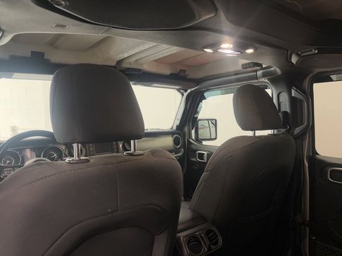 Used 2019 Jeep Wrangler Unlimited Sport S image 12