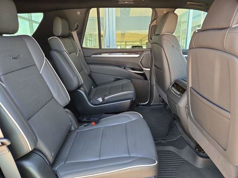 Used 2026 Cadillac Escalade Luxury w/ LPO, Floor Liner Package RWD image 29