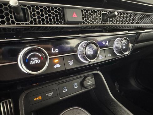 Used 2025 Honda Civic Sport image 16