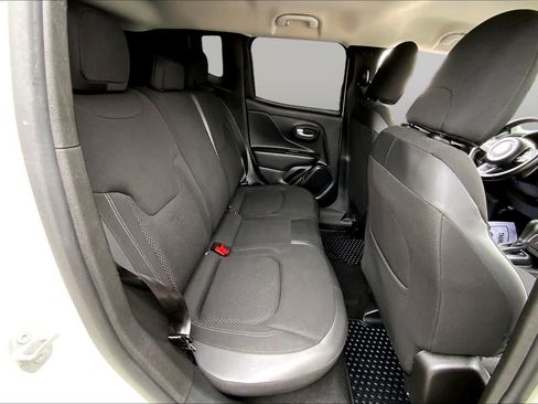 Used 2023 Jeep Renegade Altitude w/ Convenience Group I AWD/4WD image 18