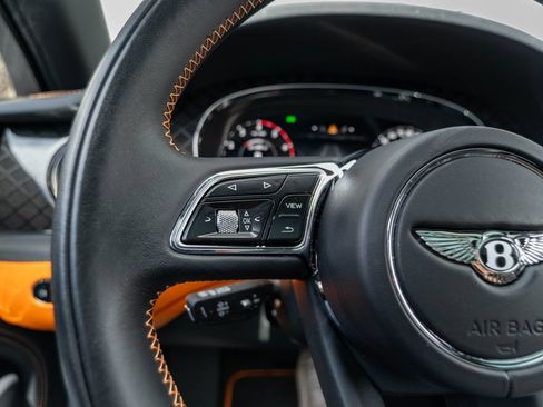 Used 2025 Bentley Bentayga AWD/4WD image 8