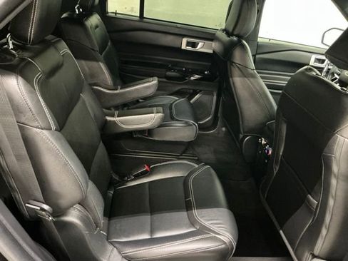 Used 2022 Ford Explorer ST RWD image 19