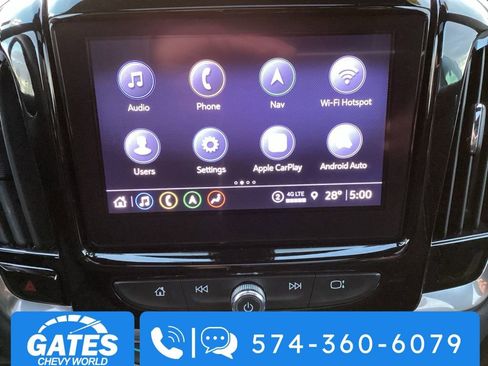 Used 2023 Chevrolet Traverse Premier image 3