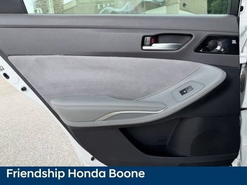 Used 2019 Toyota Avalon Touring w/ Advanced Safety Package FWD image 39