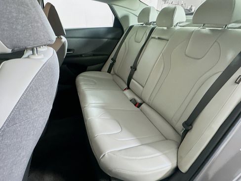 Used 2024 Hyundai Elantra Limited image 27