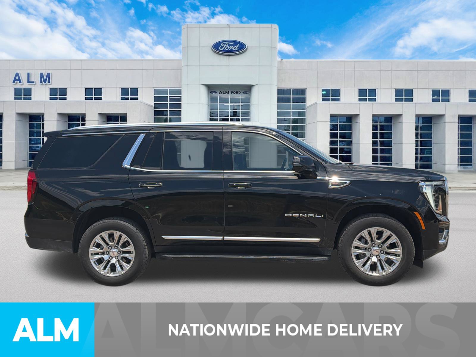 Used 2025 GMC Yukon Denali AWD/4WD image 4