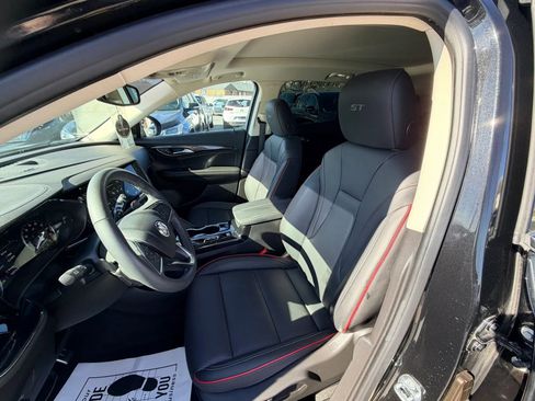 Used 2023 Buick Envision Essence w/ Sport Touring Package AWD/4WD image 11