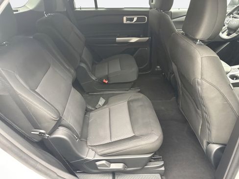 Used 2023 Ford Explorer XLT image 17