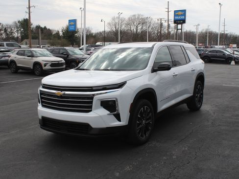 New 2026 Chevrolet Traverse LT w/ Sun and Wheel Package image 7