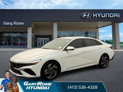 Used 2024 Hyundai Elantra SEL w/ Convenience Package FWD image 4