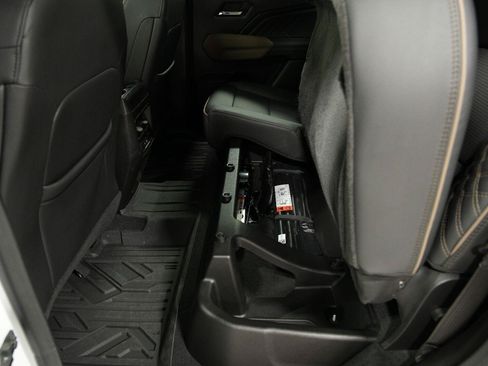 Used 2024 GMC Canyon Denali AWD/4WD image 39