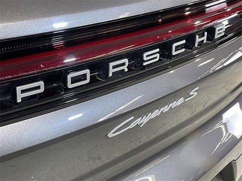 Used 2024 Porsche Cayenne S image 9