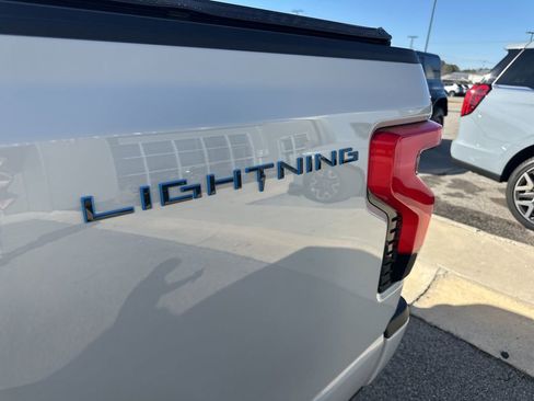 Used 2024 Ford F150 Lightning XLT image 9