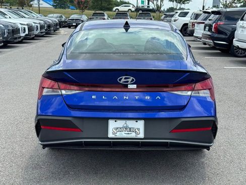 Certified 2025 Hyundai Elantra Sport image 10