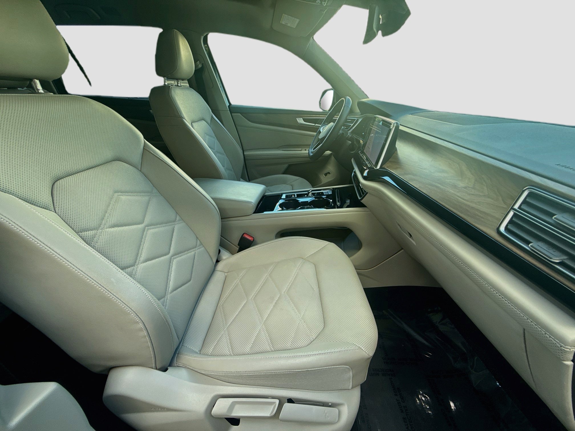 Certified 2024 Volkswagen Atlas SE FWD image 31