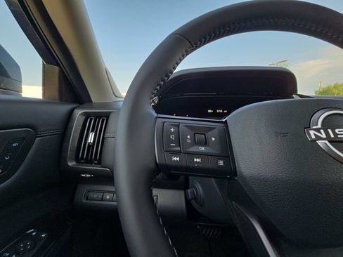 New 2026 Nissan Pathfinder Platinum FWD image 11