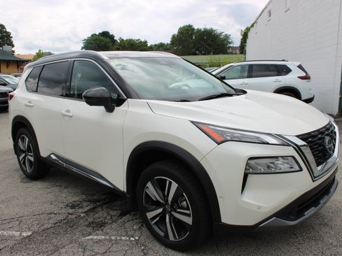 Certified 2023 Nissan Rogue SL w/ SL Premium Package AWD/4WD image 10