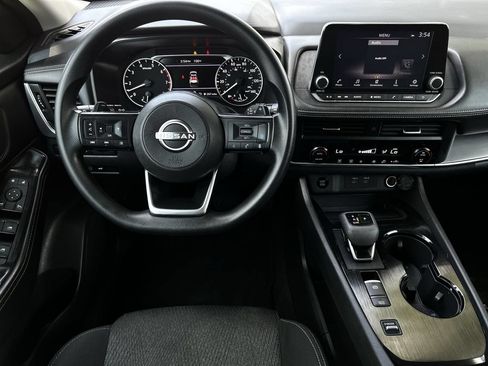 Used 2024 Nissan Rogue SV FWD image 12