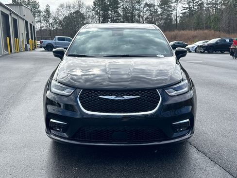 New 2026 Chrysler Pacifica Select FWD image 2