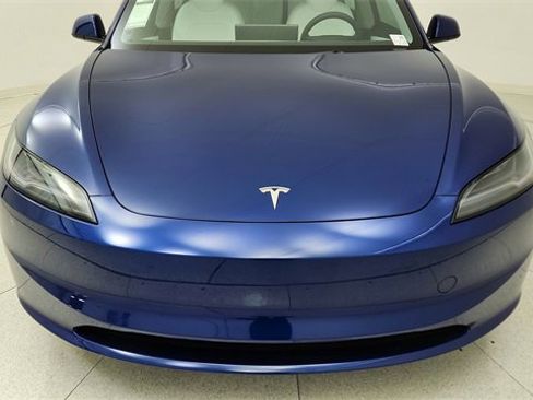 Used 2025 Tesla Model 3 Long Range image 8